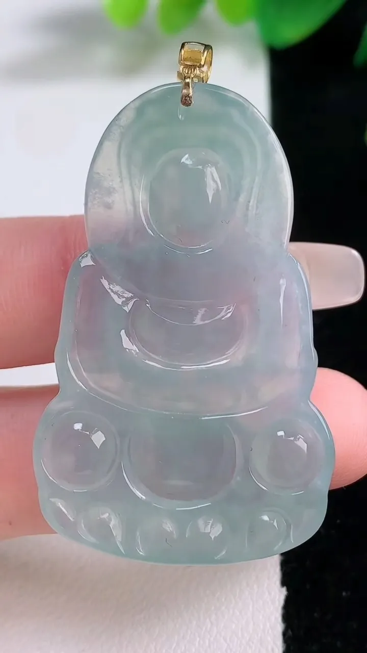 天然A货翡翠观音菩萨吊坠，尺寸49.4-30-4.3，重量:11.03g
1月3日