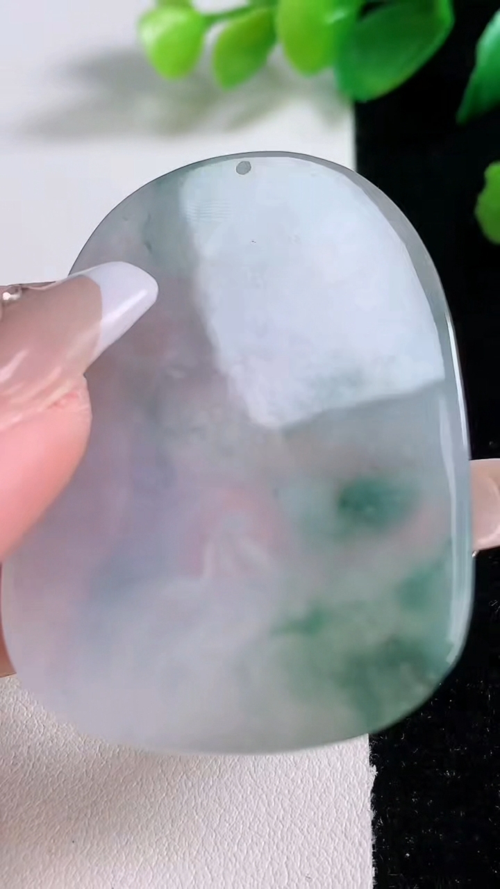 天然A货翡翠冰种飘花悟道吊坠，尺寸51.4-36.8-5，重量:20.34g
1月3日