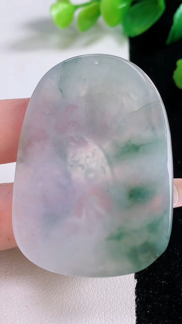 天然A货翡翠冰种飘花悟道吊坠，尺寸51.4-36.8-5，重量:20.34g
1月3日