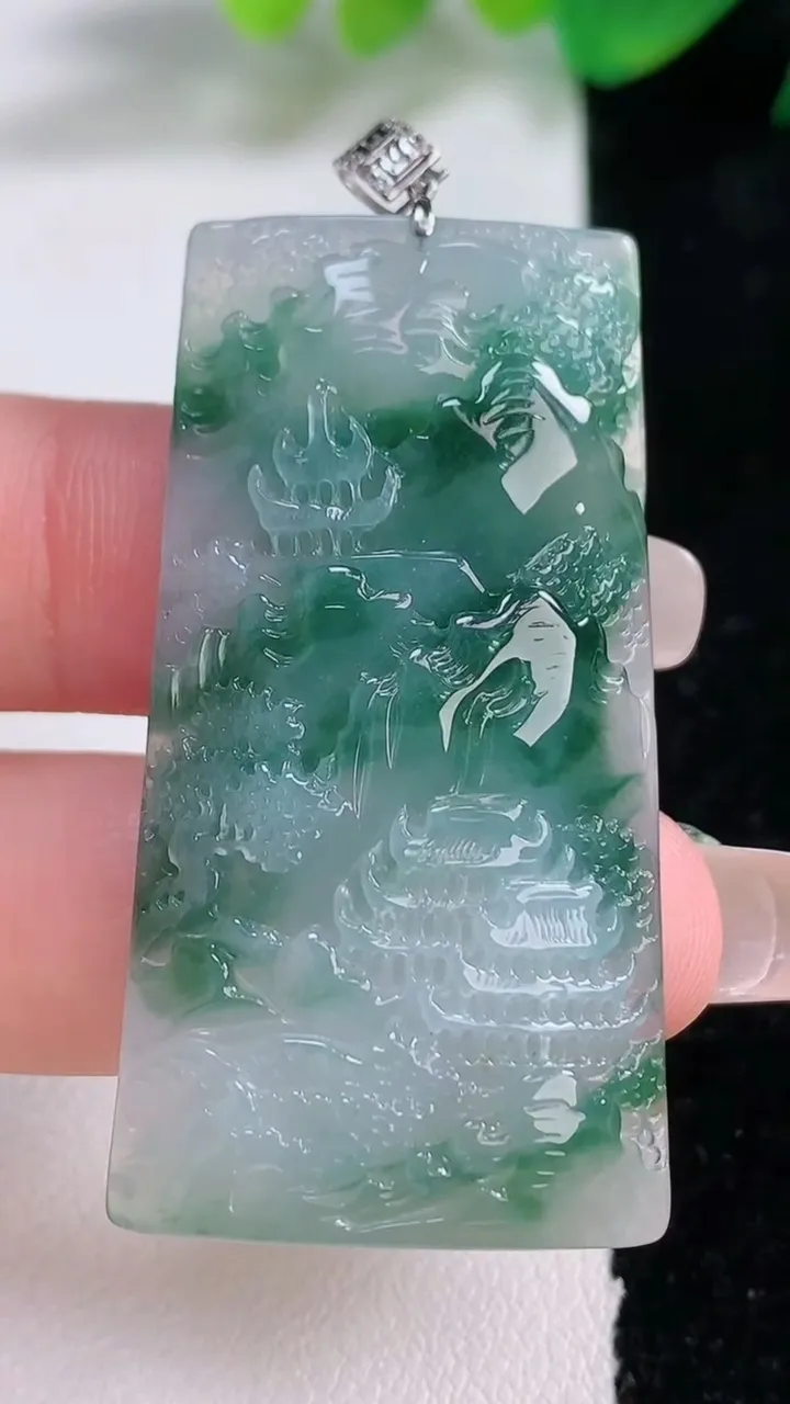 天然A货翡翠种飘花山水牌吊坠，尺寸47-23.4-5.7，重量:14.04g
1月3日