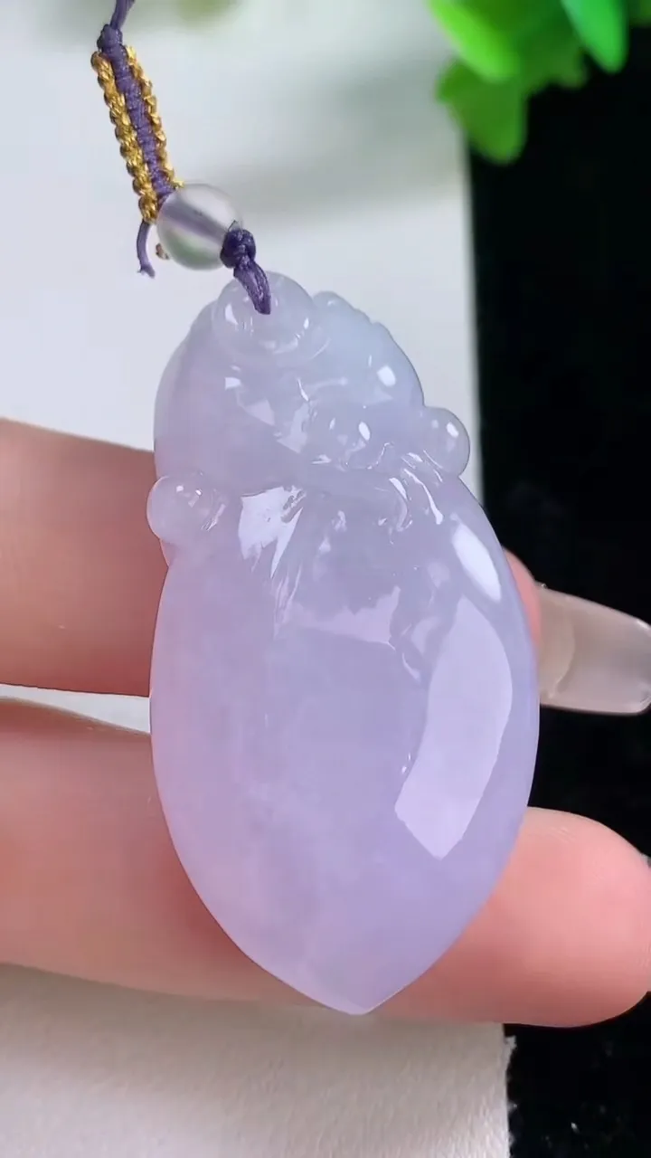 天然A货翡翠紫罗兰寿桃吊坠，尺寸43.5-22.6-11.6，重量:20.98g
1月3日