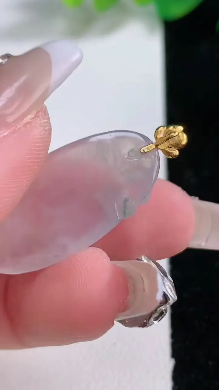 天然A货翡翠种飘花悟道吊坠，尺寸29.6-14.6-4.6，重量:3.84g
1月3日