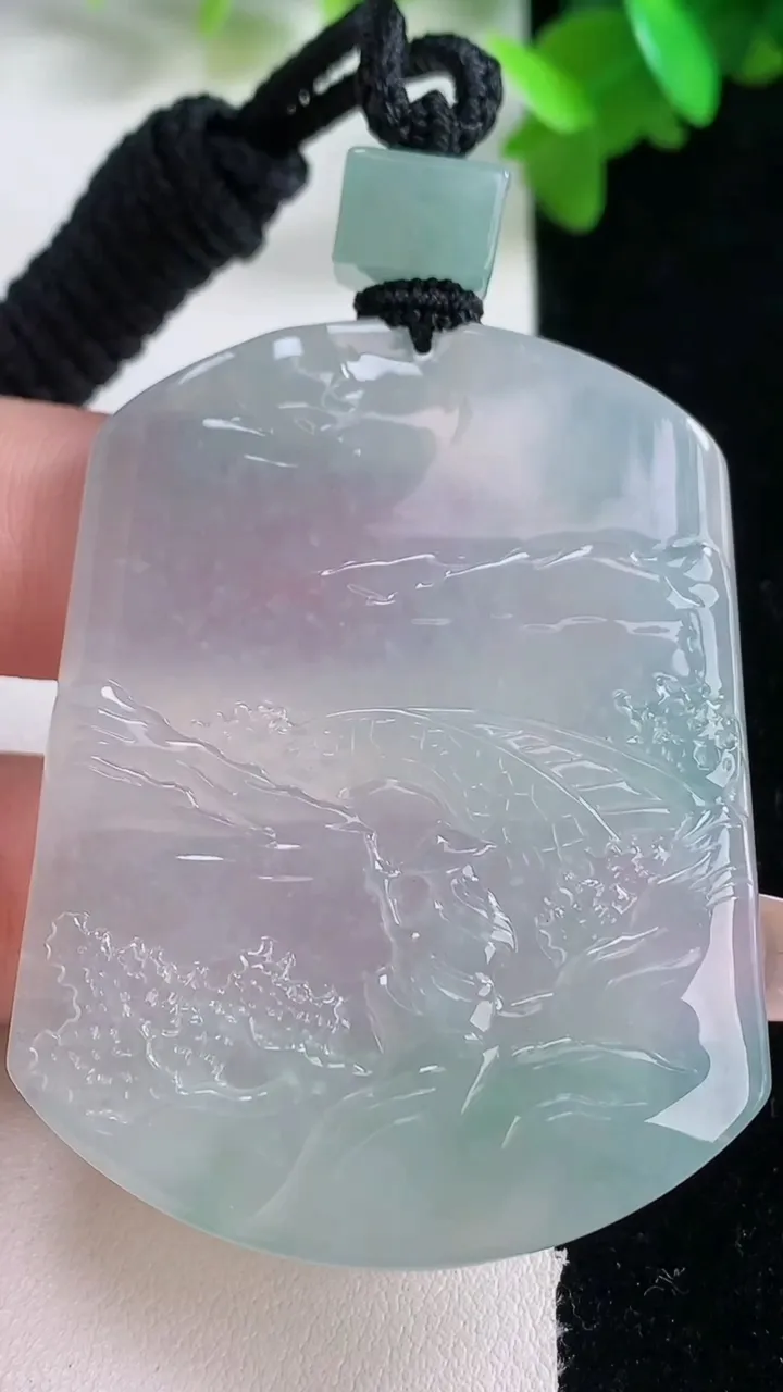 天然A货翡翠山水牌吊坠，尺寸52.8-40.7-5.6，重量:35.12g
1月4日