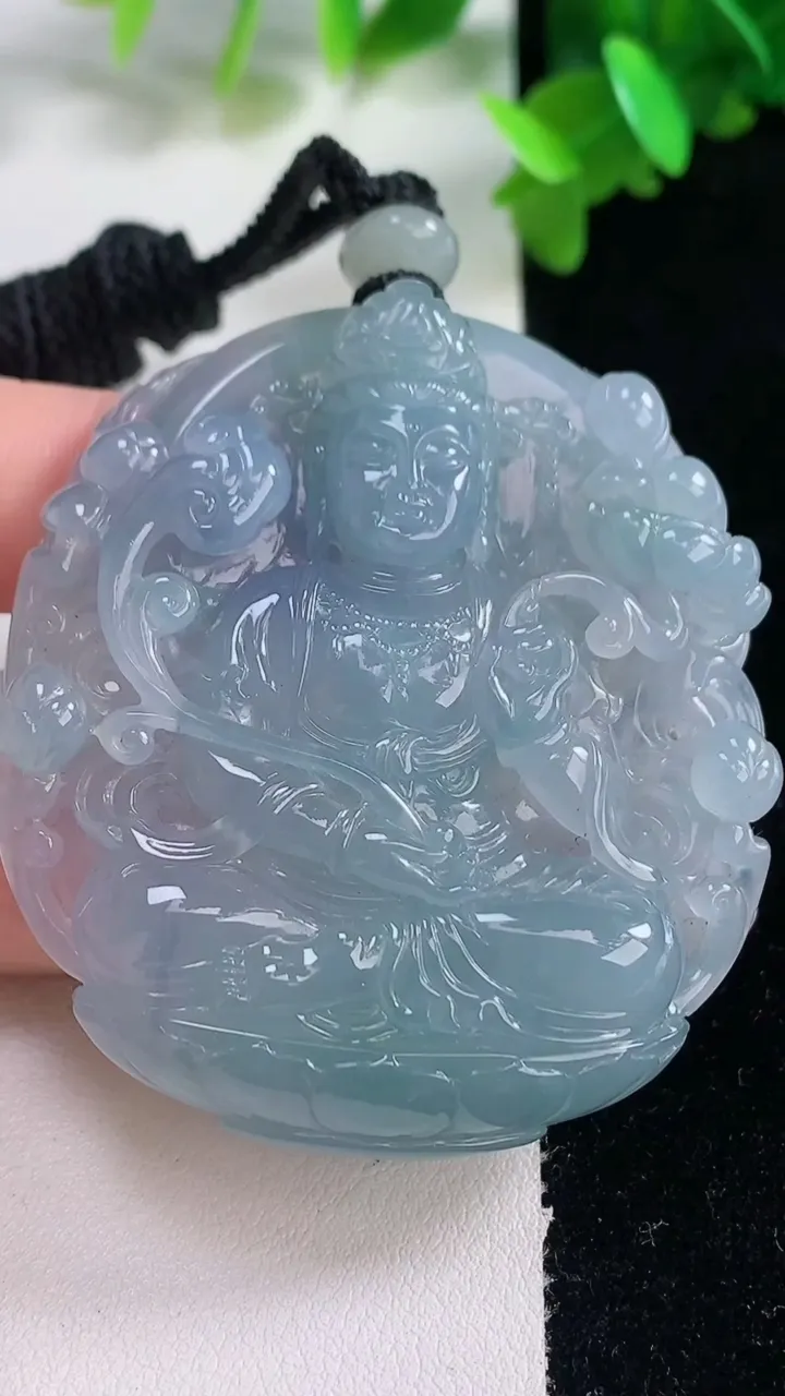 天然A货翡翠种紫罗兰大势至菩萨吊坠，尺寸56.7-49.8-10.8，重量:64.76g
1月4日