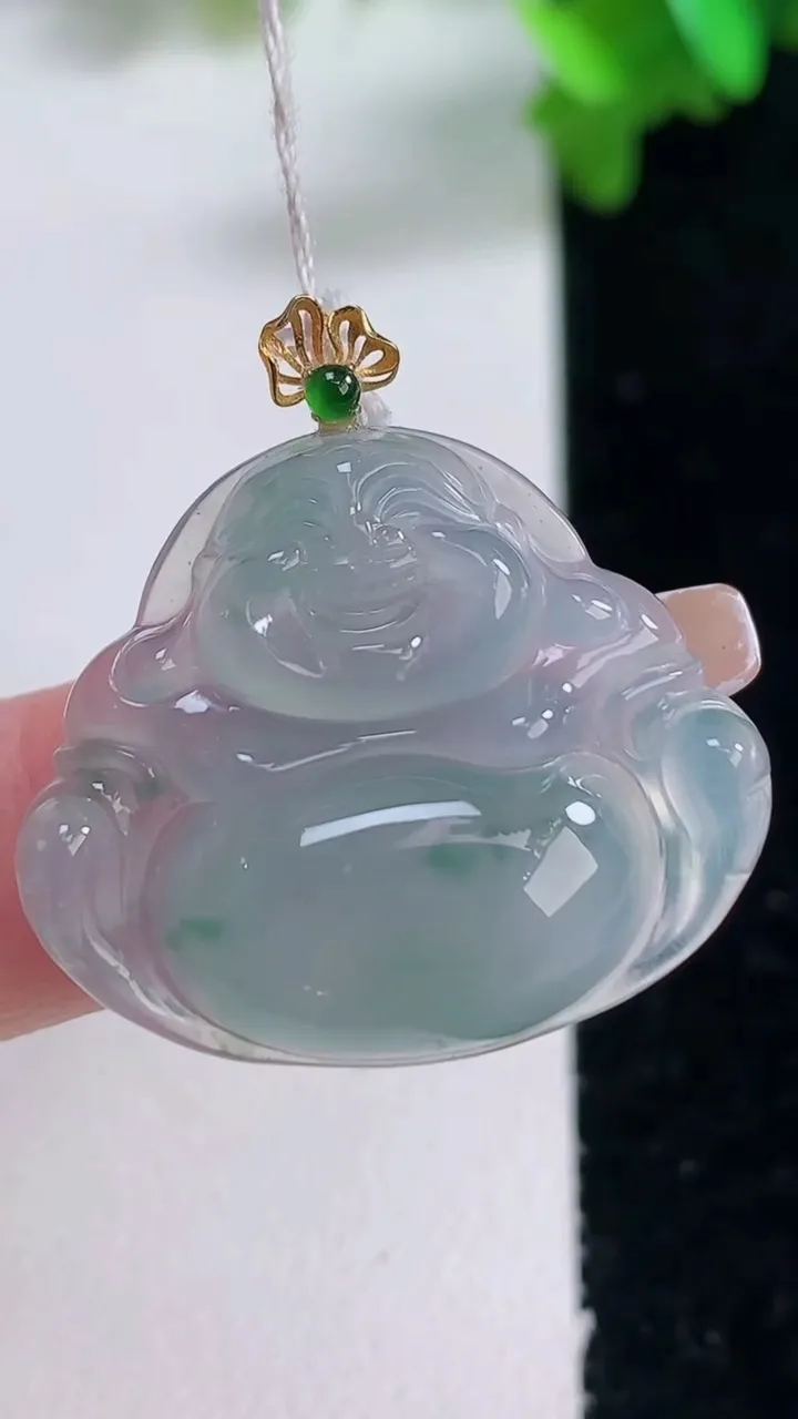 天然A货翡翠种飘花佛公吊坠，尺寸23.7-28.6-6.2，重量:6.06g
1月4日