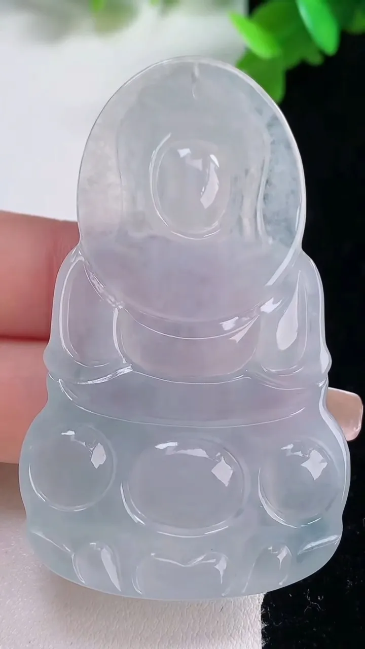 天然A货翡翠观音菩萨吊坠，尺寸62.6-38.2-5.9，重量:26.10g
1月4日