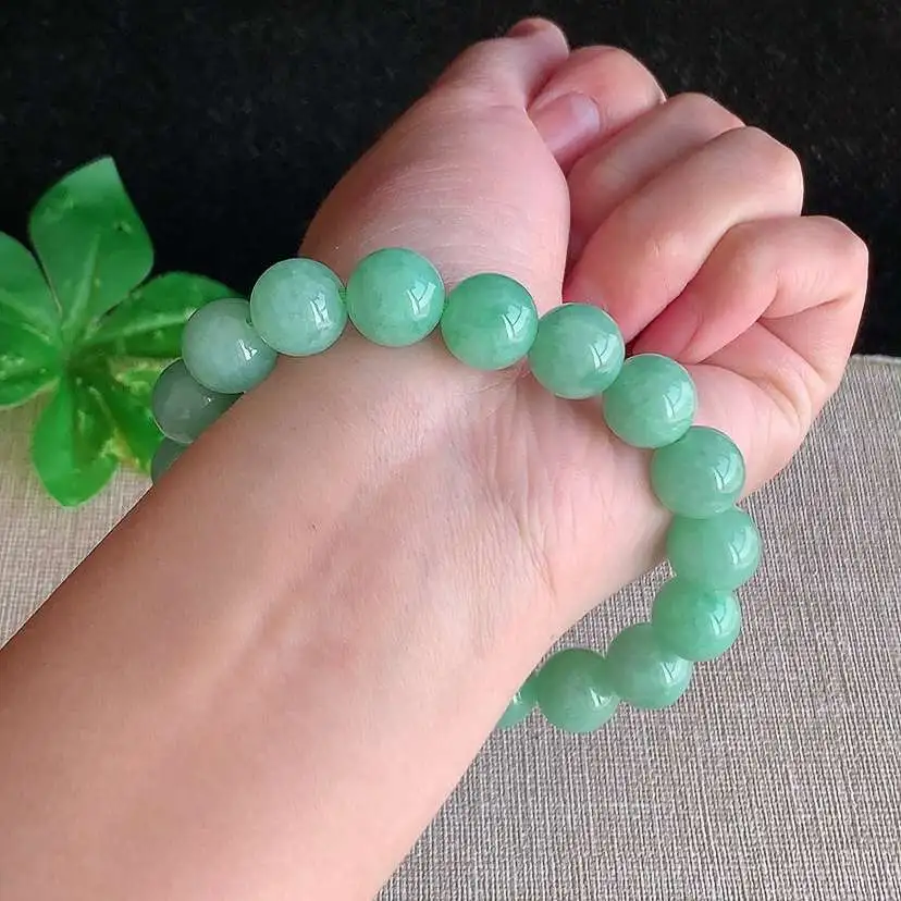 a货翡翠冰种满绿圆珠佛珠手串18颗  尺寸11.8mm 重量51.74g 0103