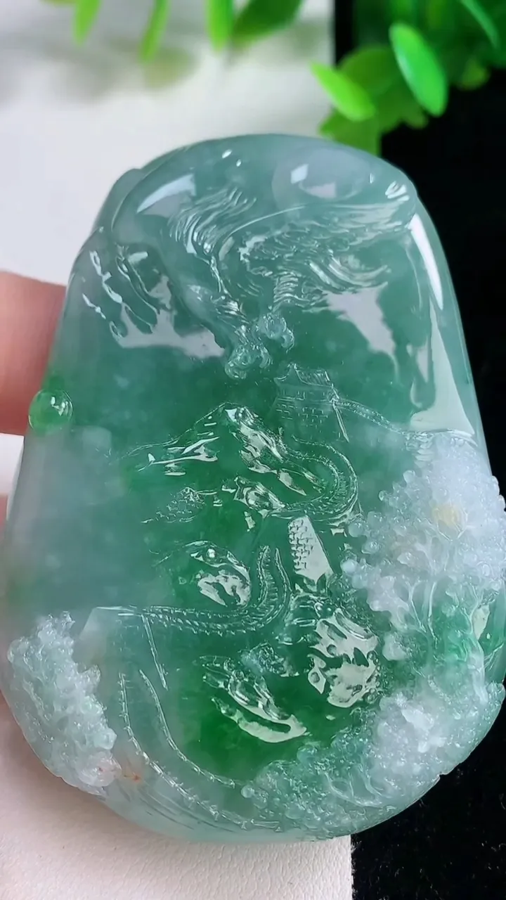 天然A货翡翠山水牌吊坠，尺寸69-49-10.5，重量:79.64g
1月4日