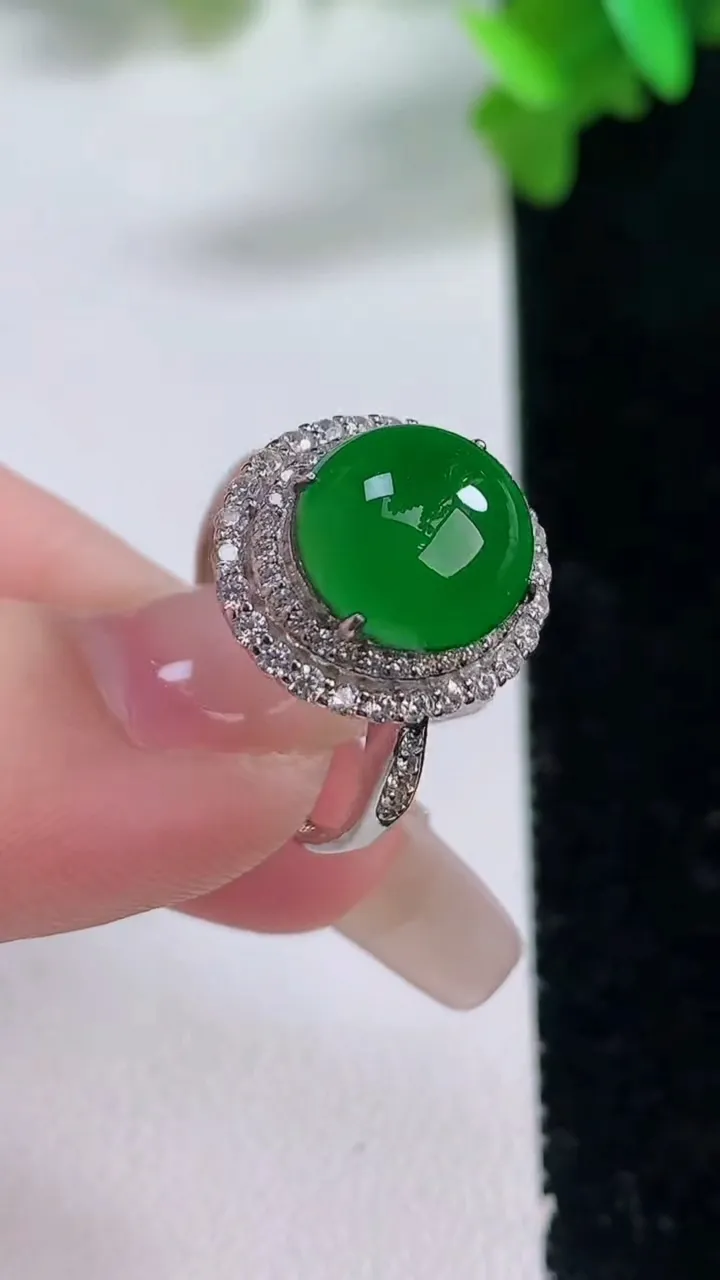 天然A货翡翠蛋面戒指，尺寸10.6-9.3-9.5，重量:3.55g2026年1月4日
工厂直销收藏
