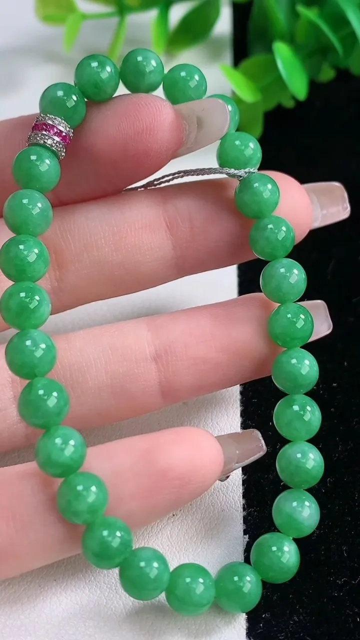 天然A货翡翠圆珠手串，尺寸6.9-27颗，重量:16.38g1月4日
工厂直销收藏佳品,种好水足，色