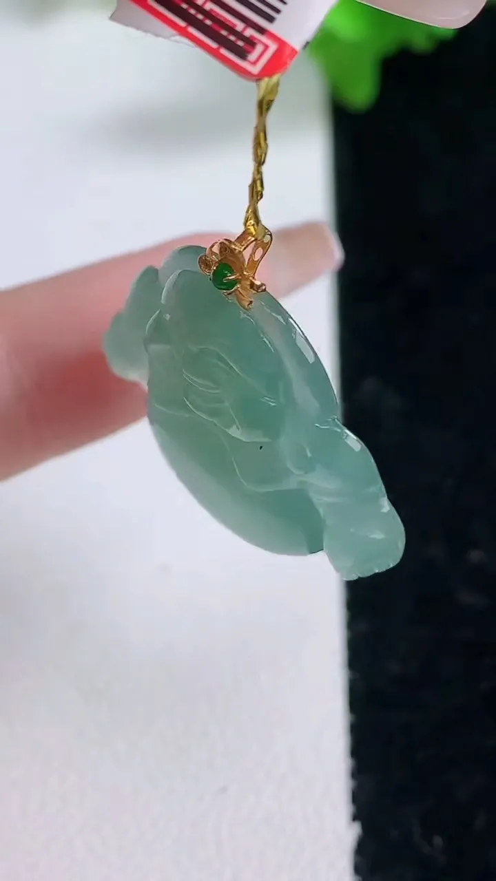天然A货翡翠佛公吊坠，尺寸23-27-5.4，重量:7.11g
1月4日
