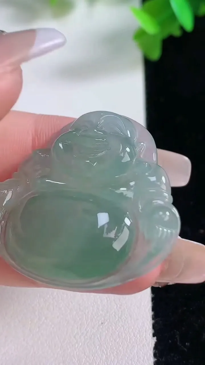 天然A货翡翠佛公吊坠，尺寸33.3-36.6-5.9，重量:10.81g
1月4日