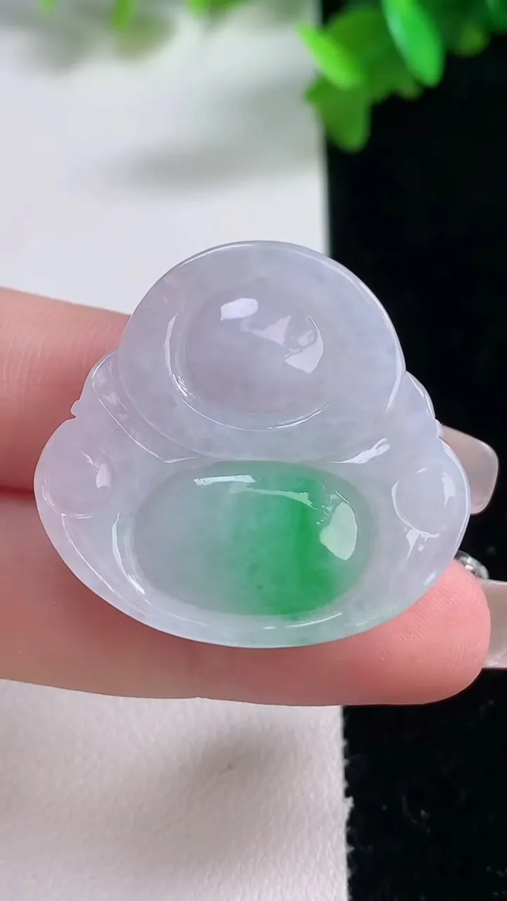 天然A货翡翠佛公吊坠，尺寸30.6-32.7-7.5，重量:9.67g
1月4日