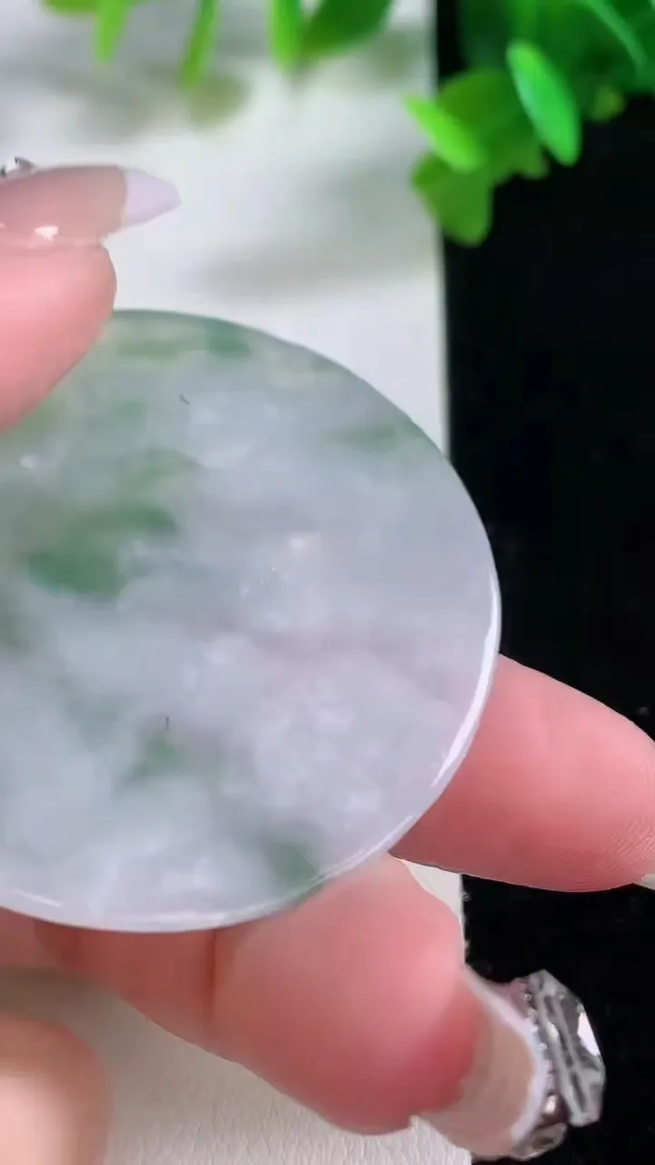 天然A货翡翠阿弥陀佛吊坠，尺寸48.2-43.9-5，重量:23.09g
1月4日