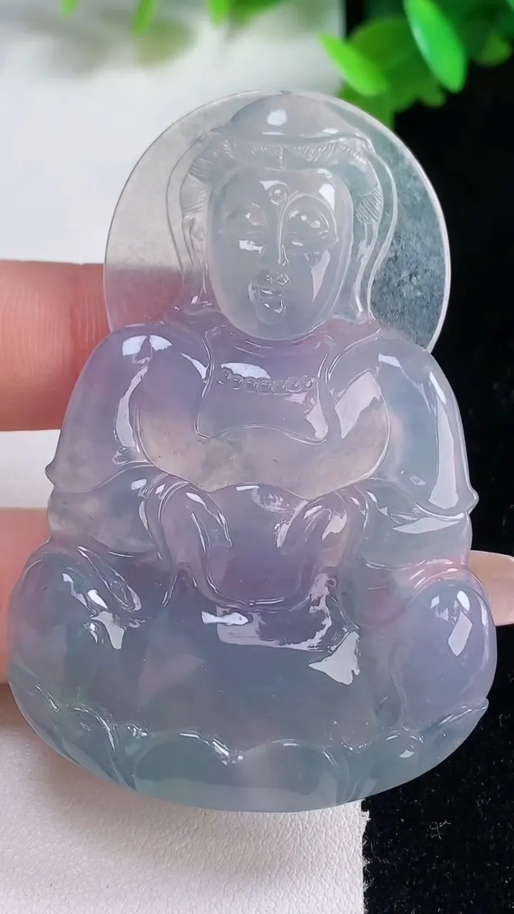 天然A货翡翠种紫罗兰观音菩萨吊坠，尺寸63.7-42.6-6，重量:29.41g
1月4日