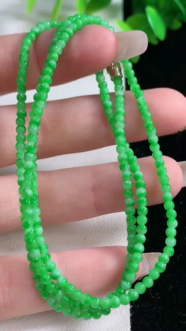 天然A货翡翠小米珠项链，尺寸2.5-232颗，重量:6.61g1月4日
工厂直销收藏佳品,种好水足，