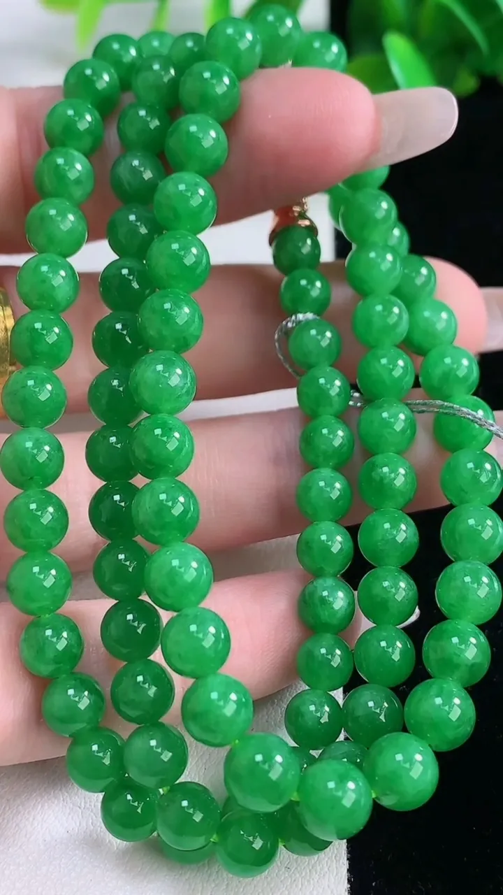天然A货翡翠圆珠项链，尺寸6-91颗，重量:40.87g1月4日
工厂直销收藏佳品,种好水足，色泽均匀，有种有色，上手高大气！