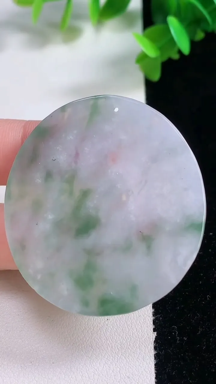 天然A货翡翠阿弥陀佛吊坠，尺寸48.2-43.9-5，重量:23.09g
1月4日