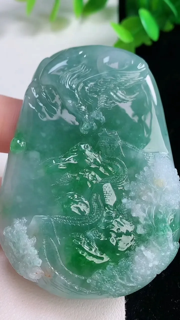 天然A货翡翠山水牌吊坠，尺寸69-49-10.5，重量:79.64g
1月4日