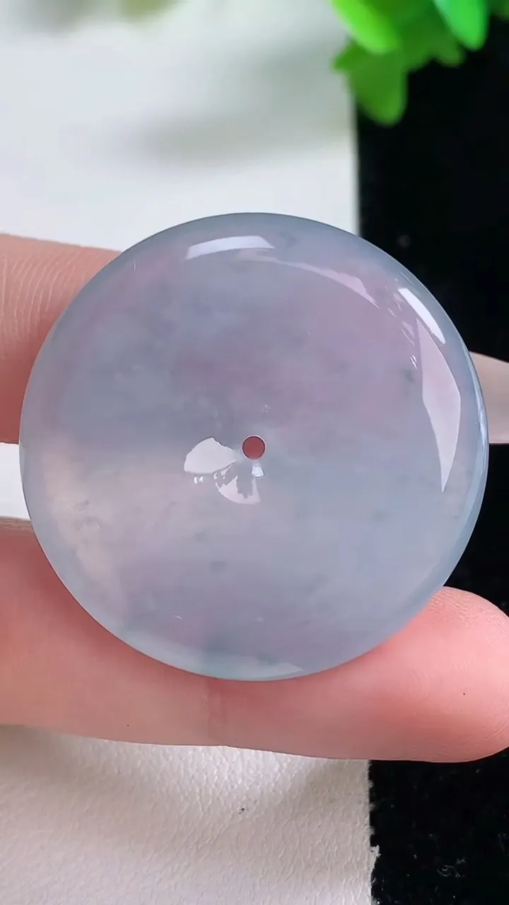 天然A货翡翠种紫罗兰平安扣吊坠，尺寸34.5-5.6，重量:14.64g
1月4日