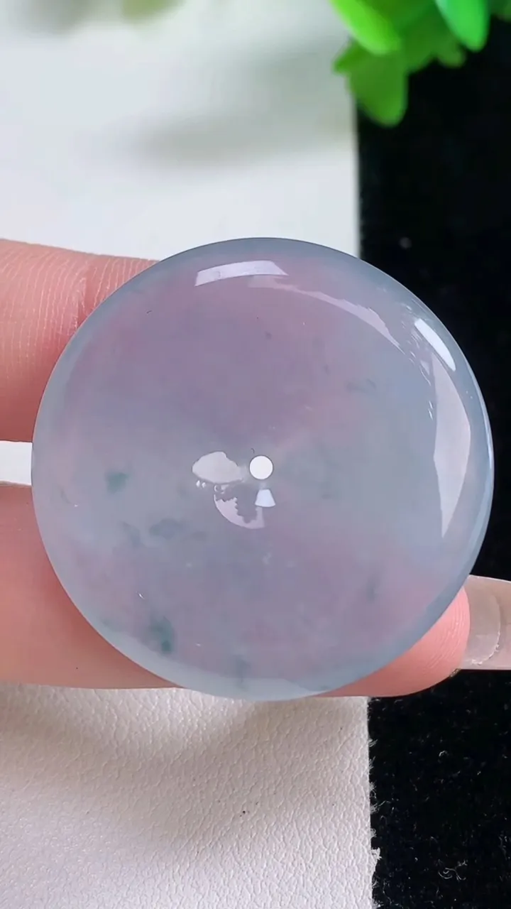 天然A货翡翠种紫罗兰平安扣吊坠，尺寸34.5-5.6，重量:14.64g
1月4日