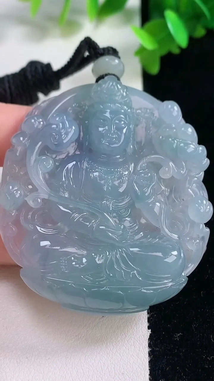 天然A货翡翠种紫罗兰大势至菩萨吊坠，尺寸56.7-49.8-10.8，重量:64.76g
1月4日