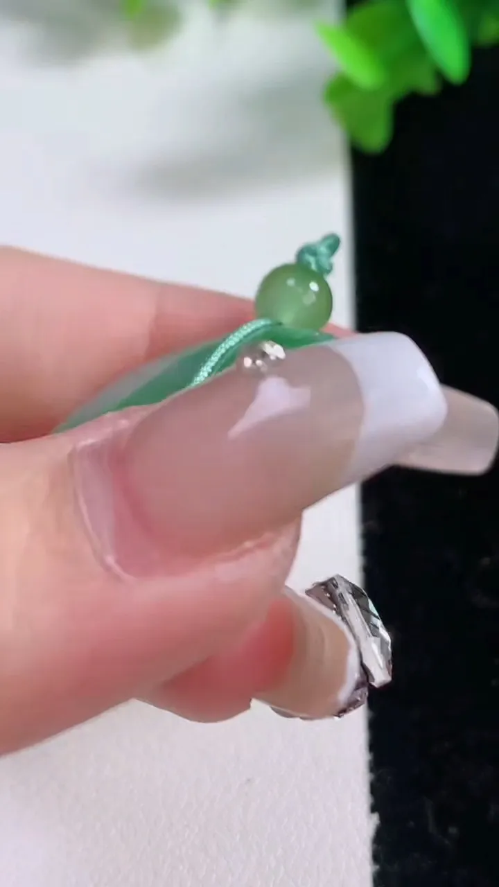 天然A货翡翠平安扣吊坠，尺寸31-4.2，重量:9.66g
1月4日