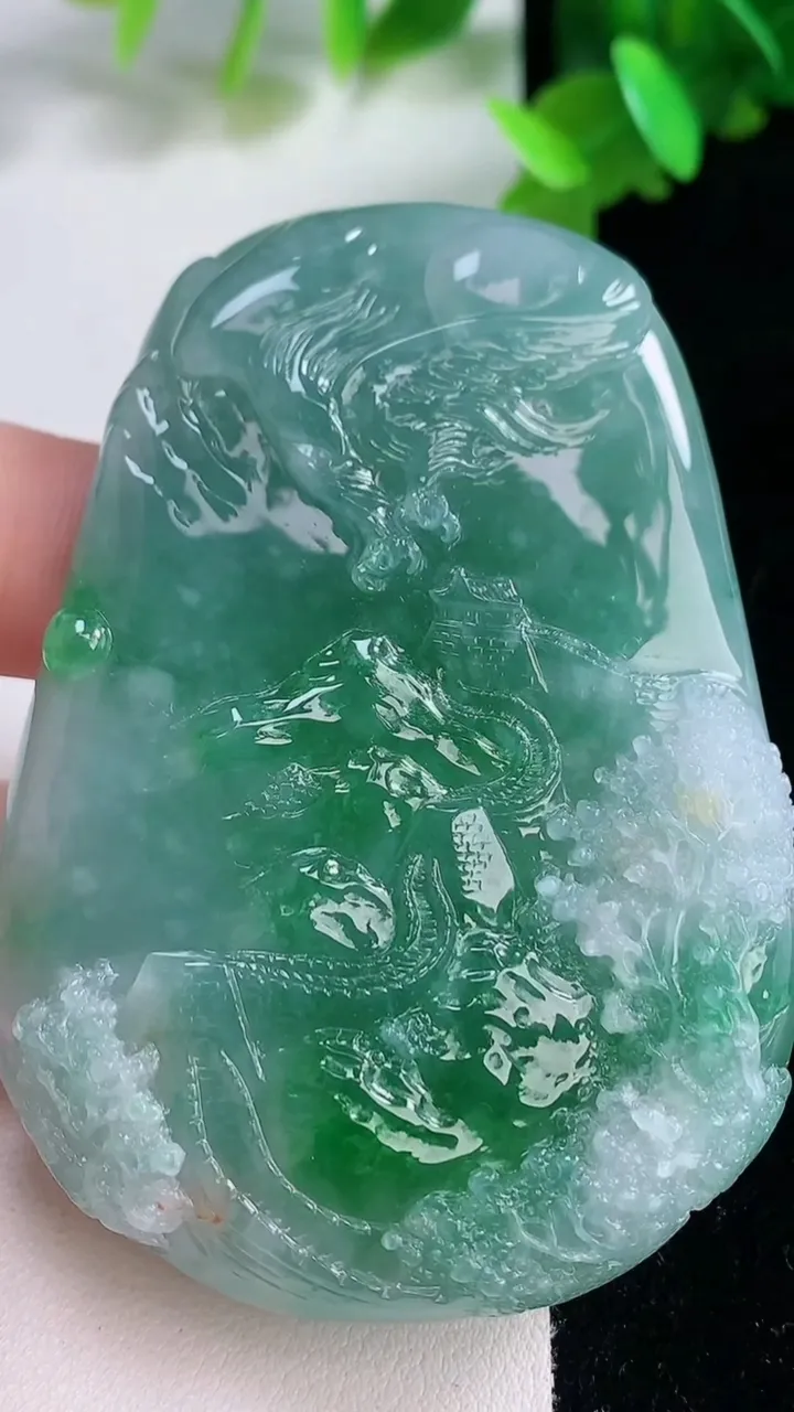 天然A货翡翠山水牌吊坠，尺寸69-49-10.5，重量:79.64g
1月4日