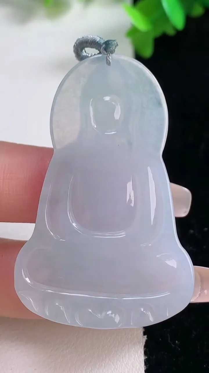 天然A货翡翠观音菩萨吊坠，尺寸50.2-33.6-5.7，重量:17.01g
1月4日