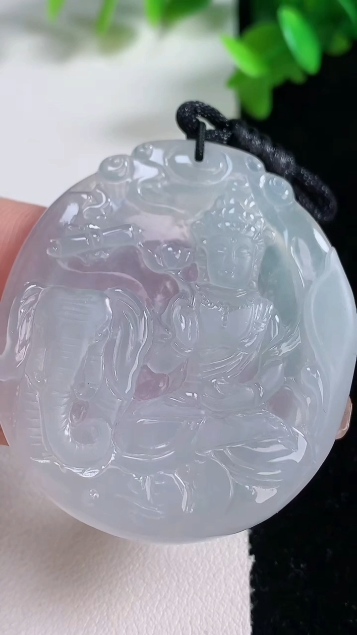 天然A货翡翠普贤菩萨吊坠，尺寸49.5-42.7-5，重量:21.71g
1月4日