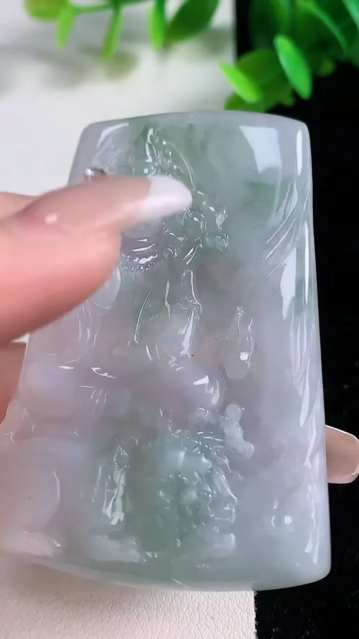 天然A货翡翠冰种飘花文殊菩萨吊坠，尺寸63-43-4.3，重量:29.49g
1月4日