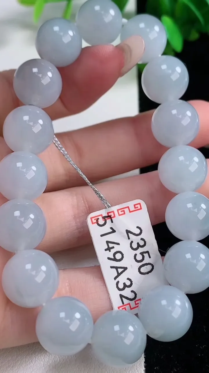 天然A货翡翠紫罗兰圆珠手串，尺寸12.3-16颗，重量:51.57g1月4日
工厂直销收藏佳品,种好