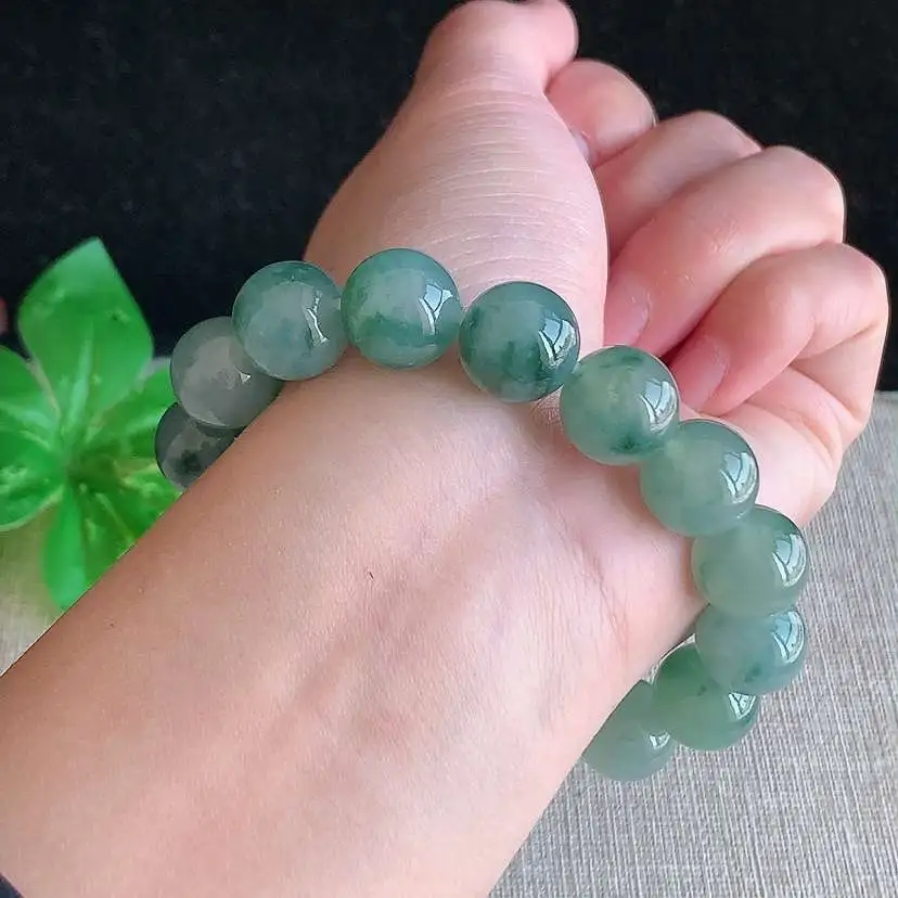 a货翡翠冰种飘花圆珠佛珠手串16颗  尺寸12.5mm 重量58.00g 0102