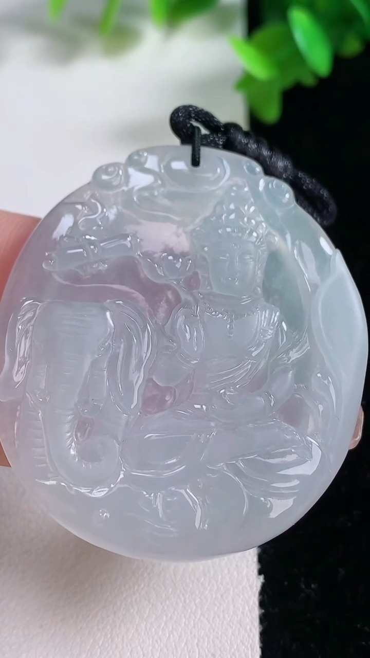 天然A货翡翠普贤菩萨吊坠，尺寸49.5-42.7-5，重量:21.71g
1月4日