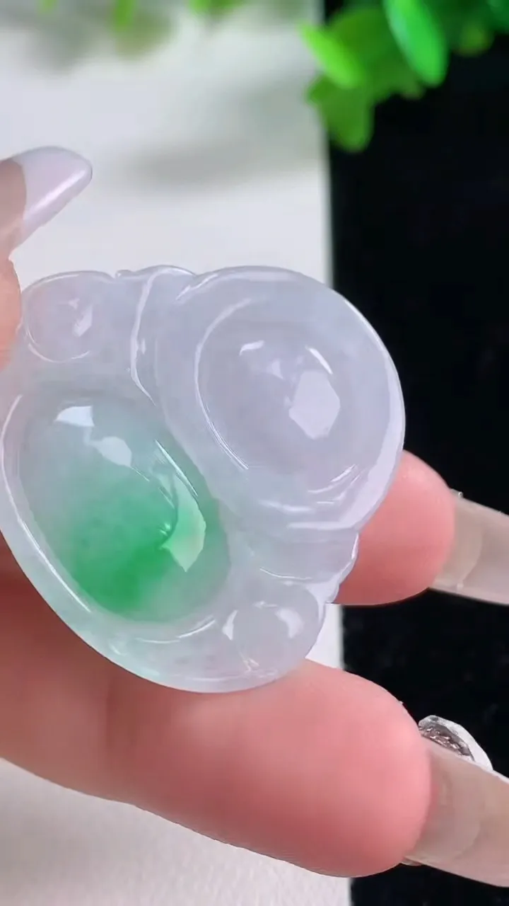 天然A货翡翠佛公吊坠，尺寸30.6-32.7-7.5，重量:9.67g
1月4日