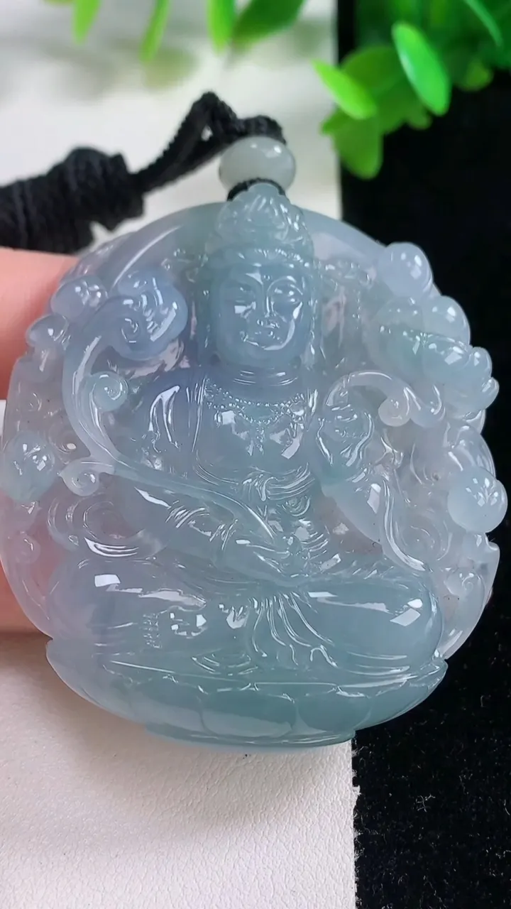 天然A货翡翠种紫罗兰大势至菩萨吊坠，尺寸56.7-49.8-10.8，重量:64.76g
1月4日