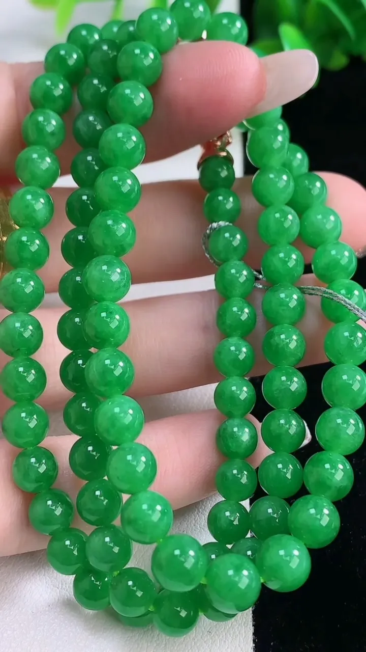 天然A货翡翠圆珠项链，尺寸6-91颗，重量:40.87g1月4日
工厂直销收藏佳品,种好水足，色泽均