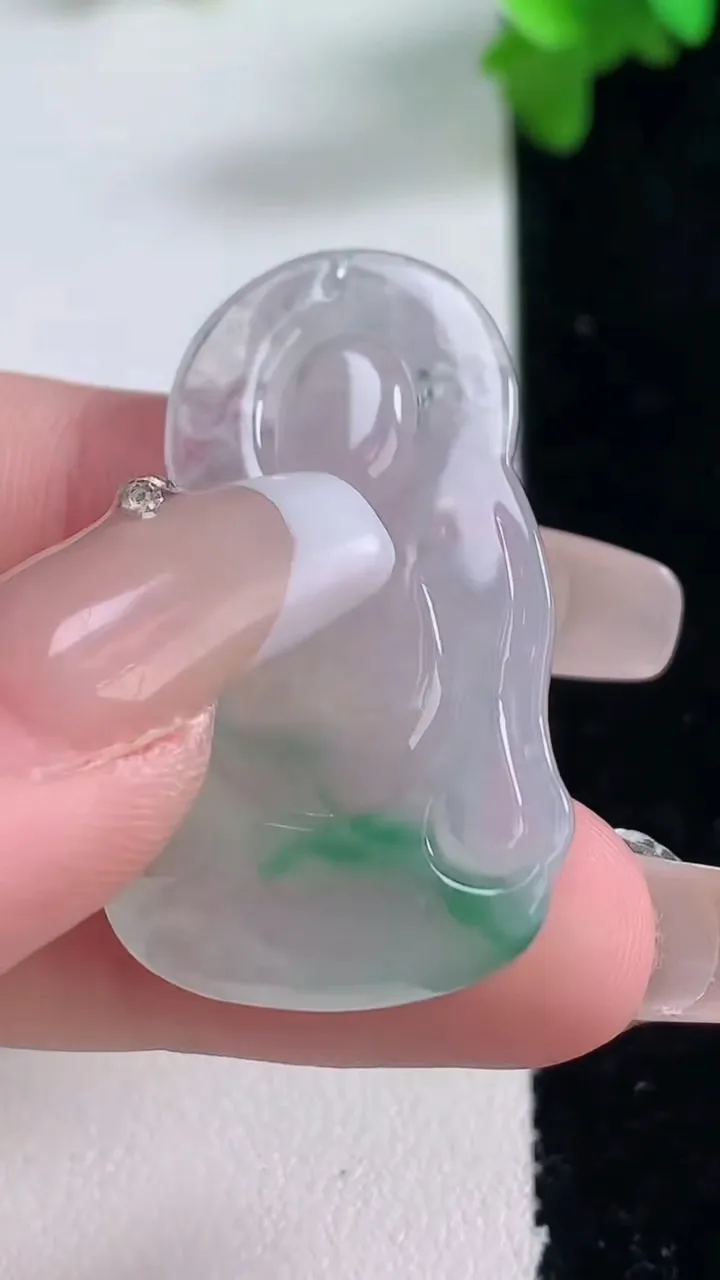 天然A货翡翠冰种飘花财神爷吊坠，尺寸37.2-21.3-5.8，重量:10.22g
1月4日