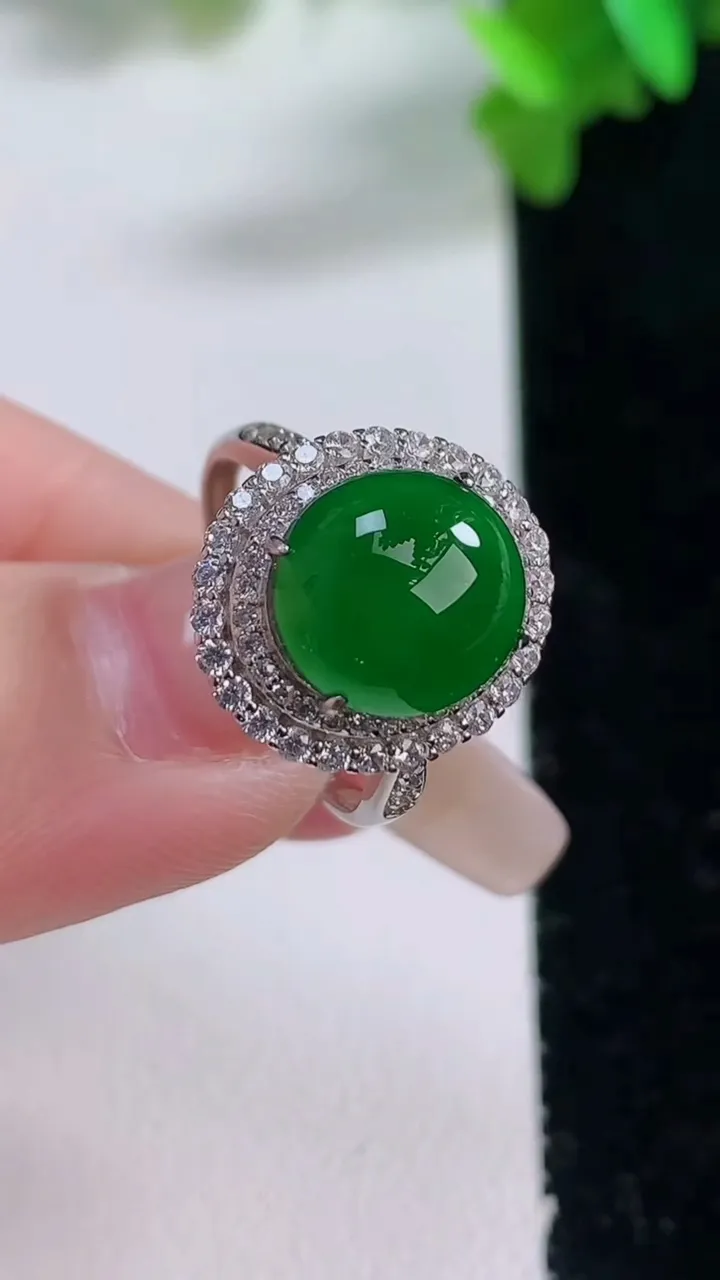 天然A货翡翠蛋面戒指，尺寸10.6-9.3-9.5，重量:3.55g2026年1月4日
工厂直销收藏