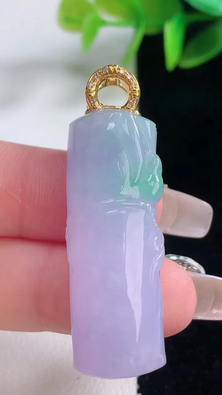 天然A货翡翠18K金春带彩紫罗兰节节高升 竹节吊坠，尺寸38.5-13.3-11，重量:15.83g
1月5日