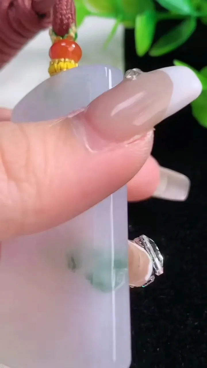 天然A货翡翠冰种春带彩紫罗兰山水牌吊坠，尺寸58-36.4-4.6，重量:36.76g
1月5日