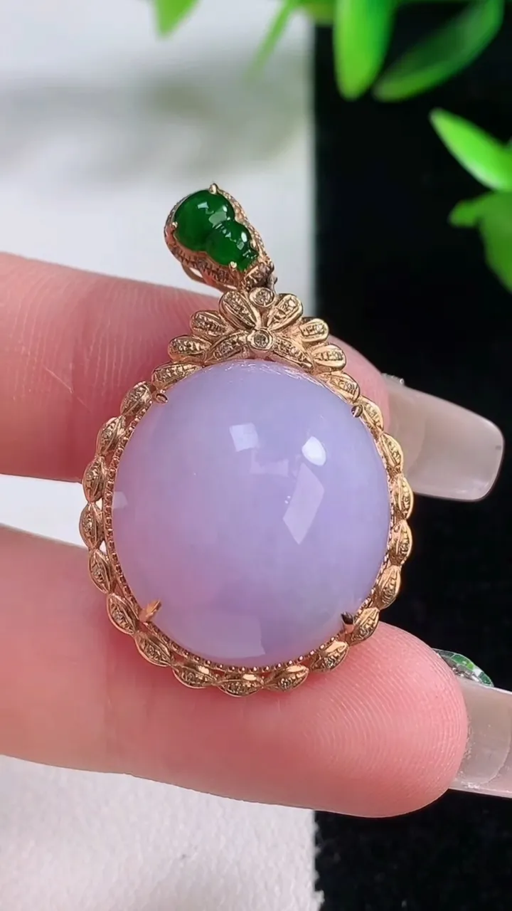 天然A货翡翠18K金紫罗兰蛋面吊坠，尺寸35-22.8-11.3，裸石20.2-18.9重量:9.3