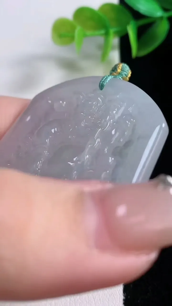 天然A货翡翠馗吊坠，尺寸52-45.5-5.4，重量:24.91g
1月5日