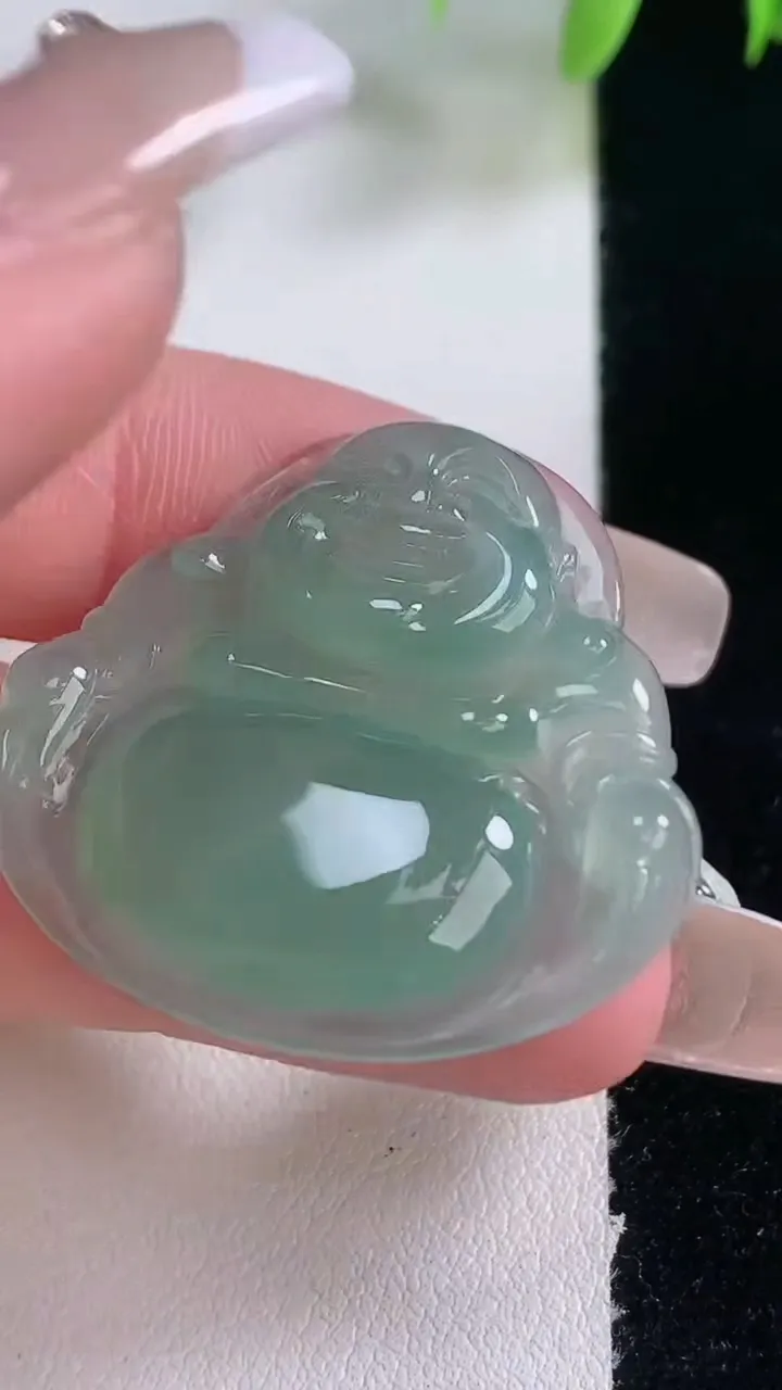 天然A货翡翠佛公吊坠，尺寸30.4-32.4-4.9，重量:6.92g
1月5日