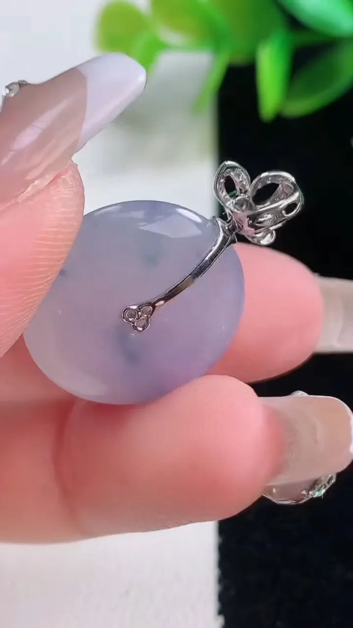 天然A货翡翠种紫罗兰平安扣吊坠，尺寸20.4-4.7，重量:4.90g
1月5日