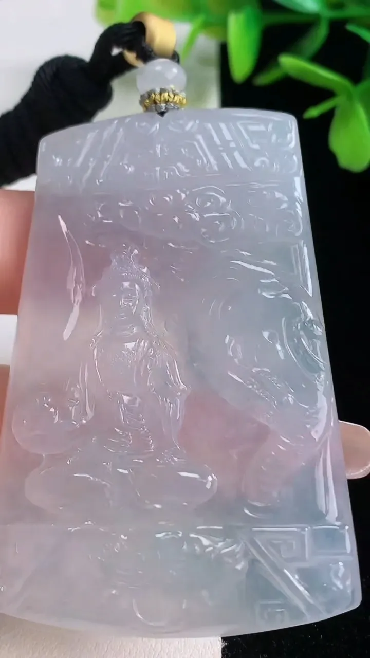 天然A货翡翠种飘花普贤菩萨吊坠，尺寸64-43-5.4，重量:41.31g
1月5日