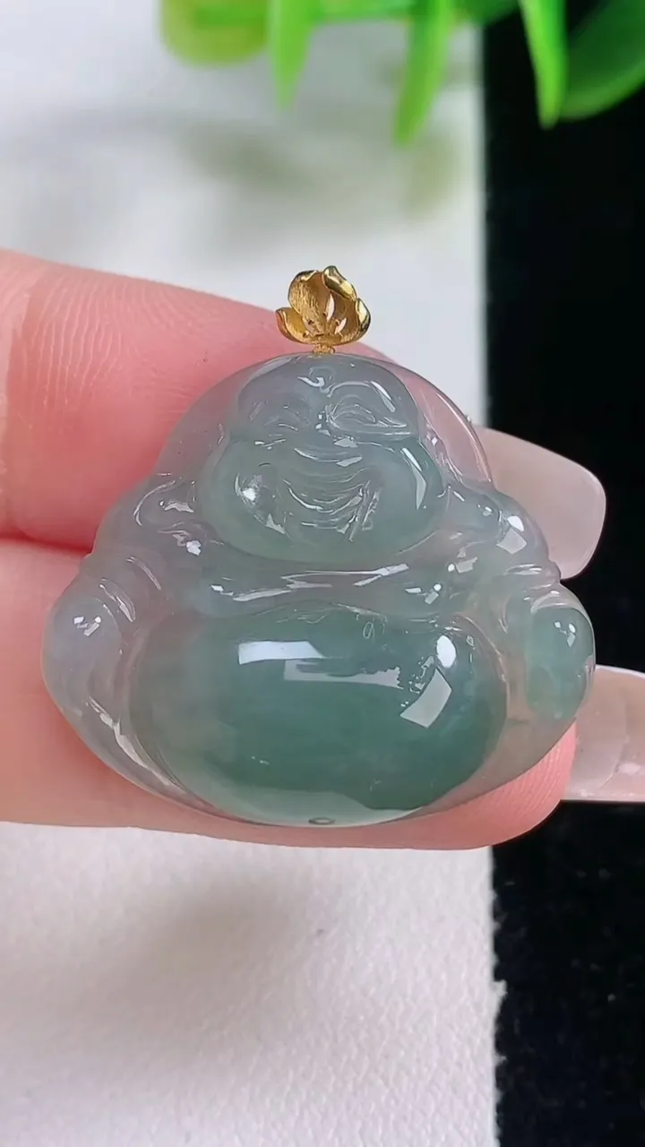 天然A货翡翠佛公吊坠，尺寸24.4-28-5.8，重量:5.52g
1月5日