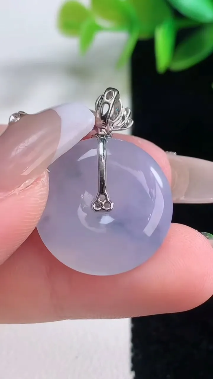 天然A货翡翠种紫罗兰平安扣吊坠，尺寸20.4-4.7，重量:4.90g
1月5日