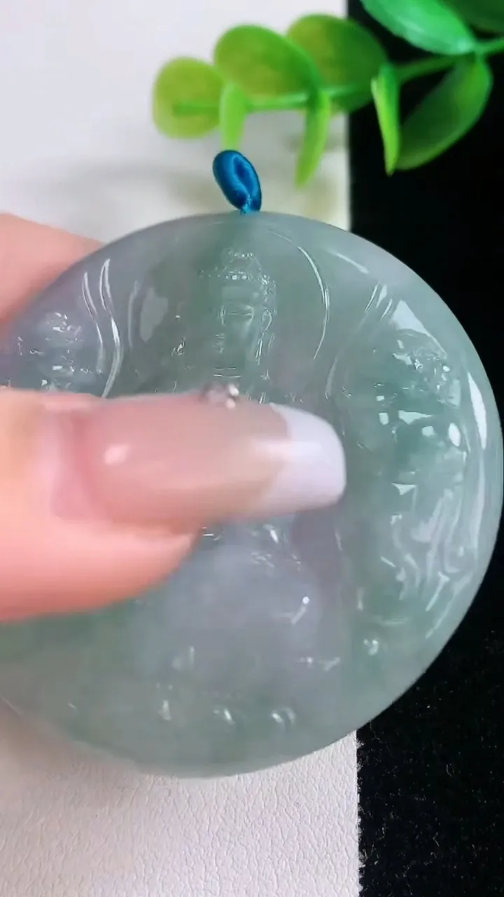 天然A货翡翠阿弥陀佛吊坠，尺寸53-4.6，重量:31.76g
1月5日