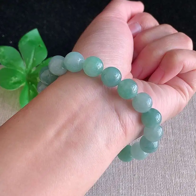 a货翡翠冰种飘绿圆珠佛珠手串19颗 尺寸10mm 重量35.83g 0104